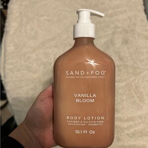 Vanilla Bloom Body Lotion - sand and fog